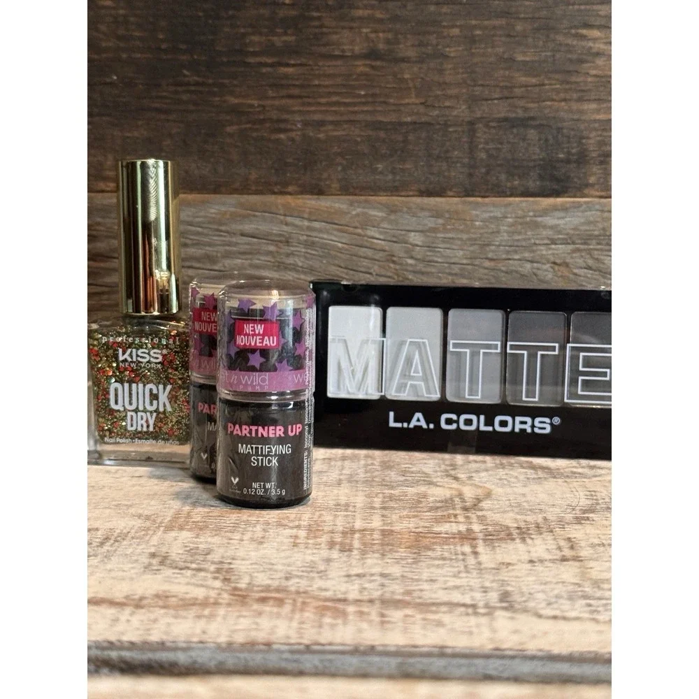 Mini Makeup Bundle – LA Color Palette, Kiss Polish, Wet 'n Wild Matte Sticks x2‎